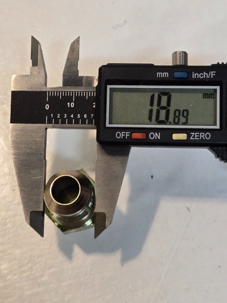 8 Quantity of Parker 8F40MXS 05-II 17 Triple-Lok 37 Flare Fittings (8 Quantity)