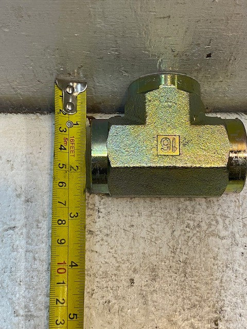 2 Quantity of Hydraulic Tee Pipe Fittings 16 | 29mm Bore 3-1/8" L (2 Quantity)