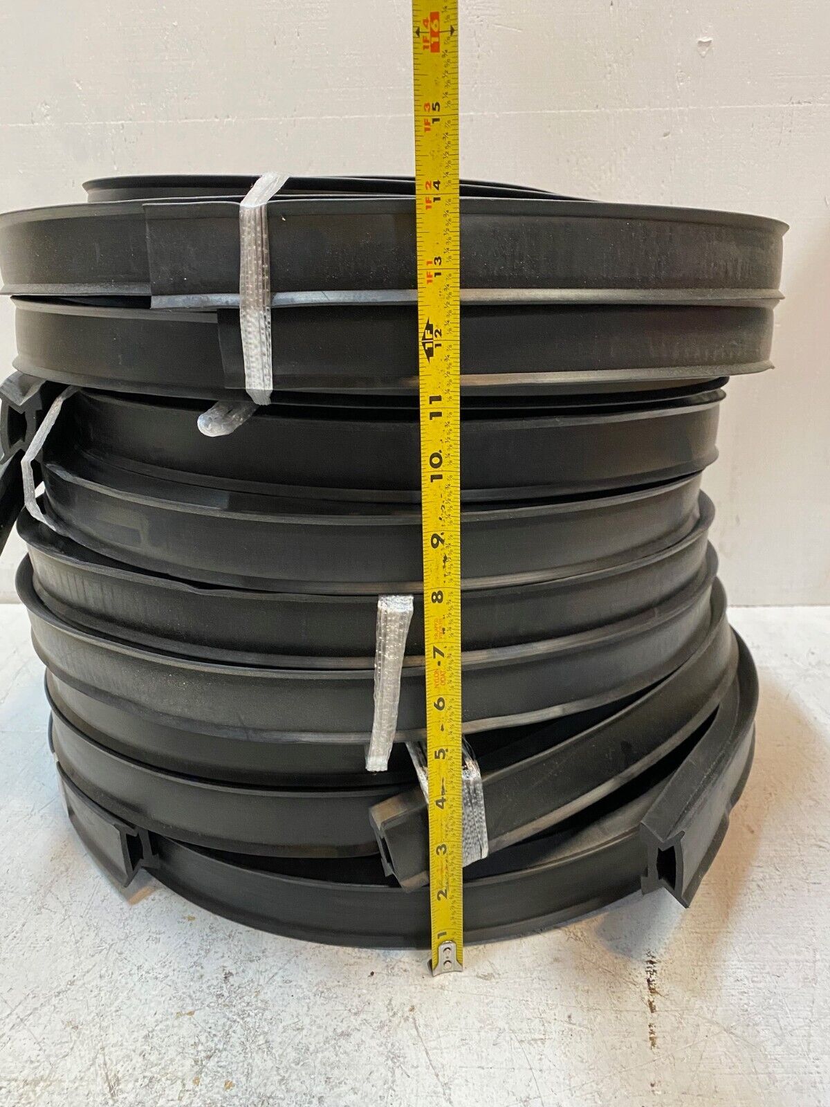 180 Ft of 1-1/2" Wide x 7/8" Thick Rubber Weather Stripping (18 Strips of 10ft)