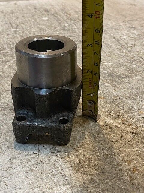 End Yoke CAM380 | 3-1/2" W 3" Tall 31mm Bore 54mm OD 8mm Holes