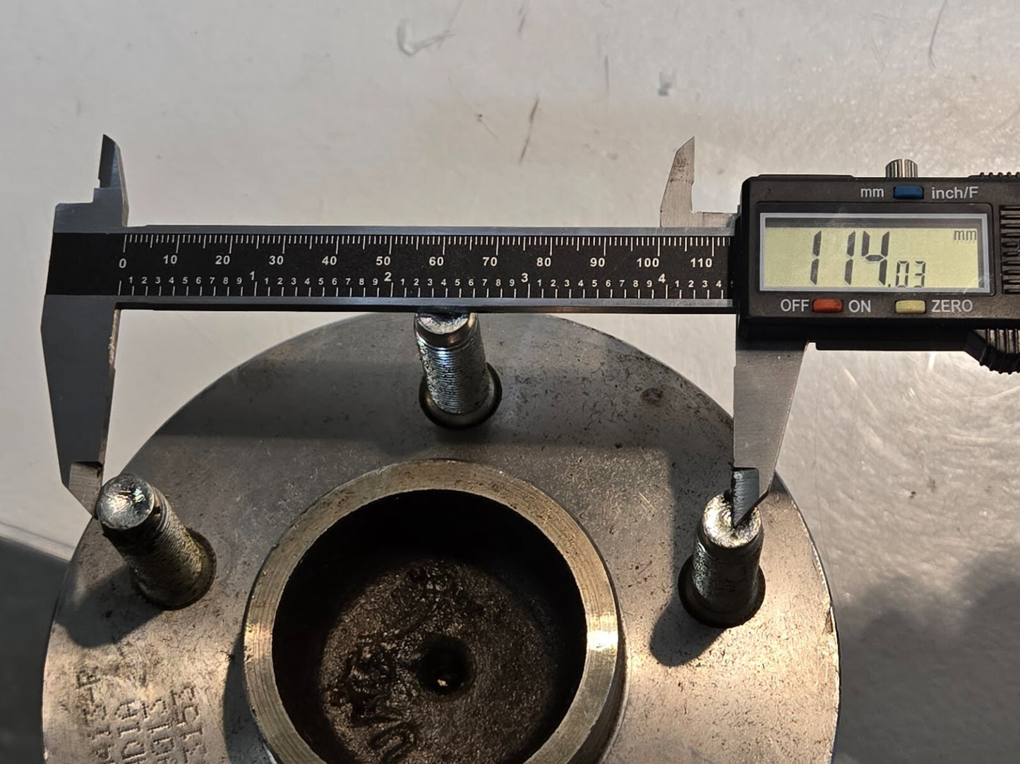 Axle Shaft 4310413-R | 29013 | 53153 | 36" Long 5x114mm Bolt Pattern 31 Spline