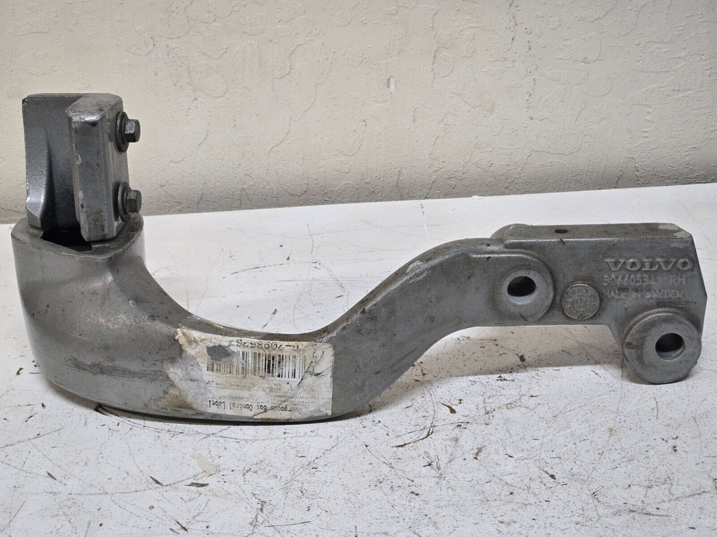 Volvo Step Rear Bracket 30660534 Chipped Paint See Pictures