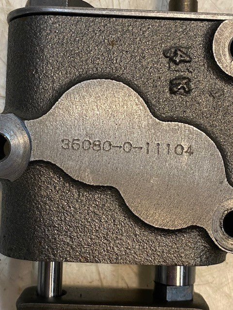 Hydraulic Control Valve Assembly for Kubota 35080-0-11104 4K