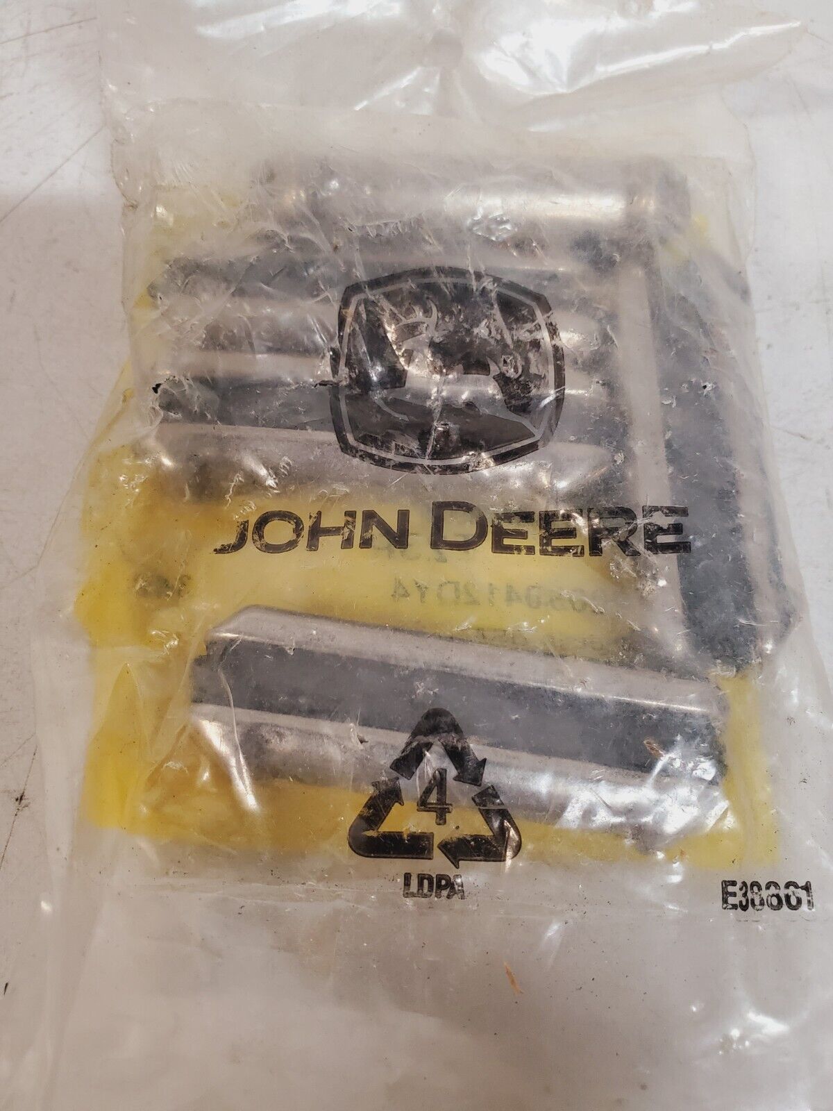 5 Quantity of John Deere Pins T23P | E38861 | 20050412DY4 | 348 (5 Qty)