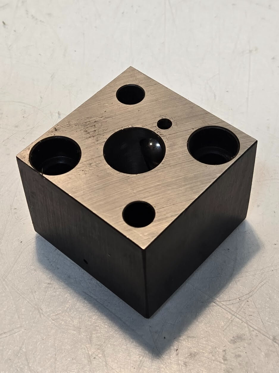 Dayton HRS-75 Square Ball Lock Punch Retainer 3/4" Bore 2-1/18" x 2-1/8" x 1-58"