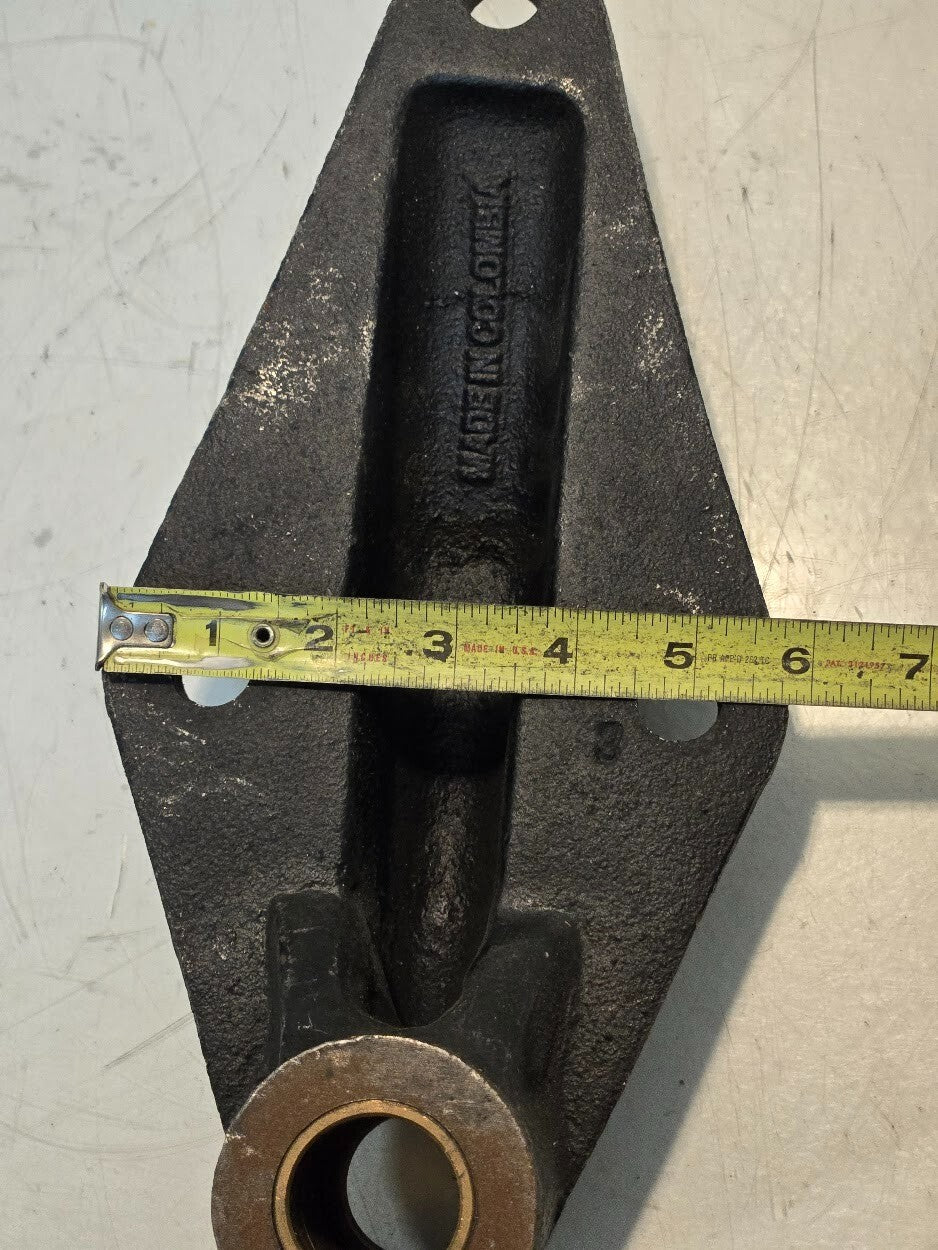 Flagg E732-75 Leaf Spring Hanger for Peterbilt | 12-1/2" x 5-7/8" x 4-1/2"