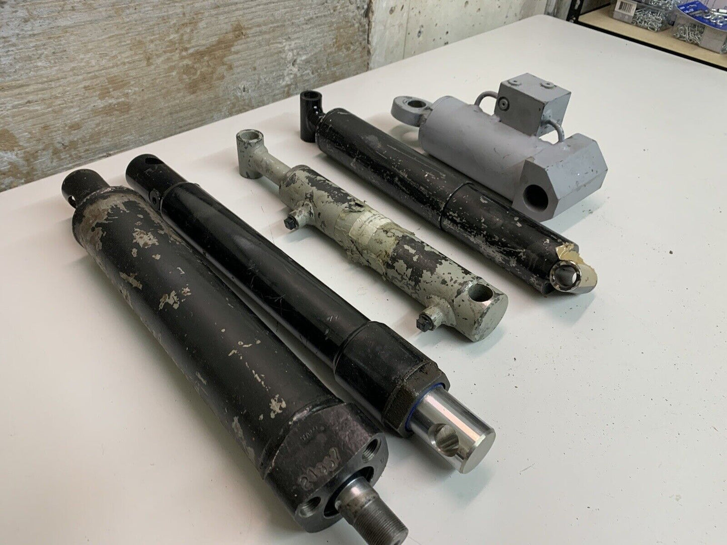 5 Hydraulic Cylinders 9BV611916-T - FREE SHIPPING