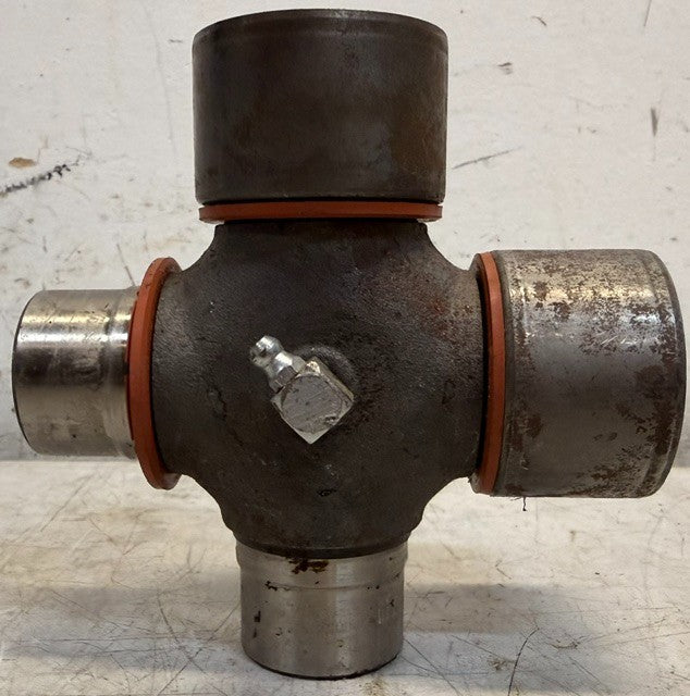 Cross Universal Joint 2-117-205-005 Driveline Power Transmission Component
