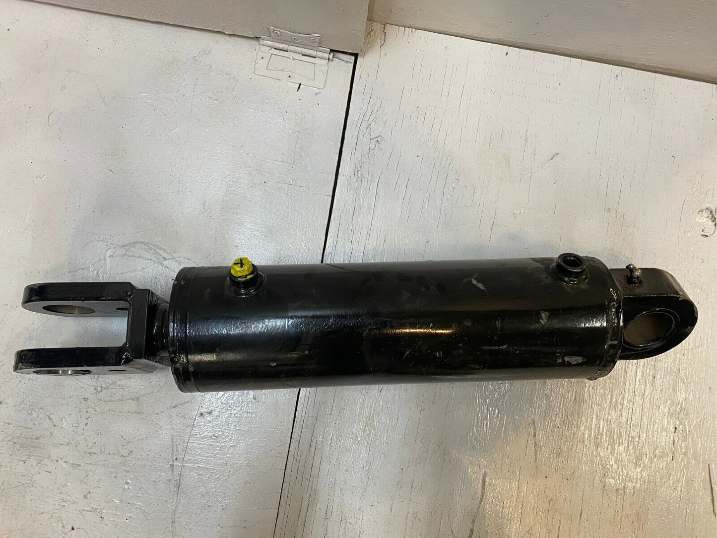 Heavy Equipment Hydraulic Cylinder 29" Long Compressed 5-3/4" Diameter