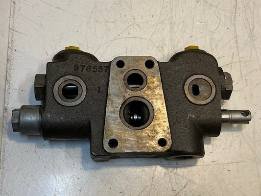 Hydraulic Directional Control Valve 976557