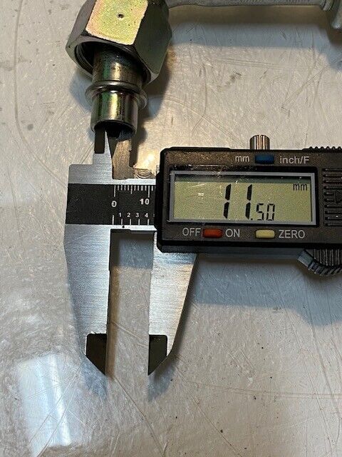 6 Quantity of Hose Fittings 12mm ID Top 12mm ID Bottom 31mm OD (6 Quantity)