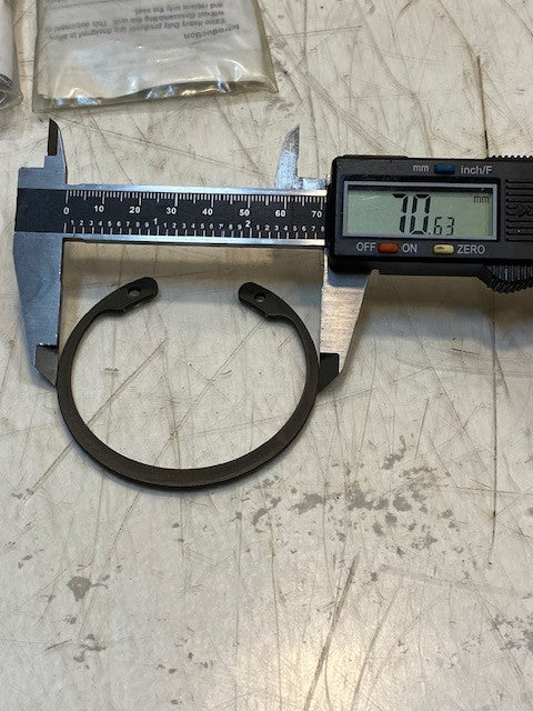 3 Quantity of Eaton 990709 Type Pump and Motor Shaft Seal Kits (3 Quantity)