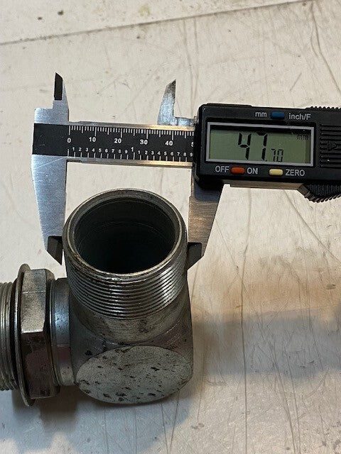 Hydraulic Elbow Adapter 3-1/2" L 3-1/4" H 47mm OD Thread 33mm ID