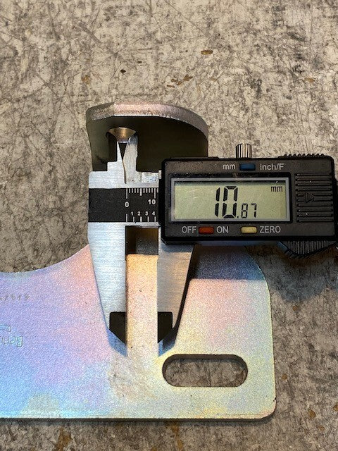 Bendix Bracket 298947 | 7-1/2" L 4" W 1-3/4" H | 11mm Holes