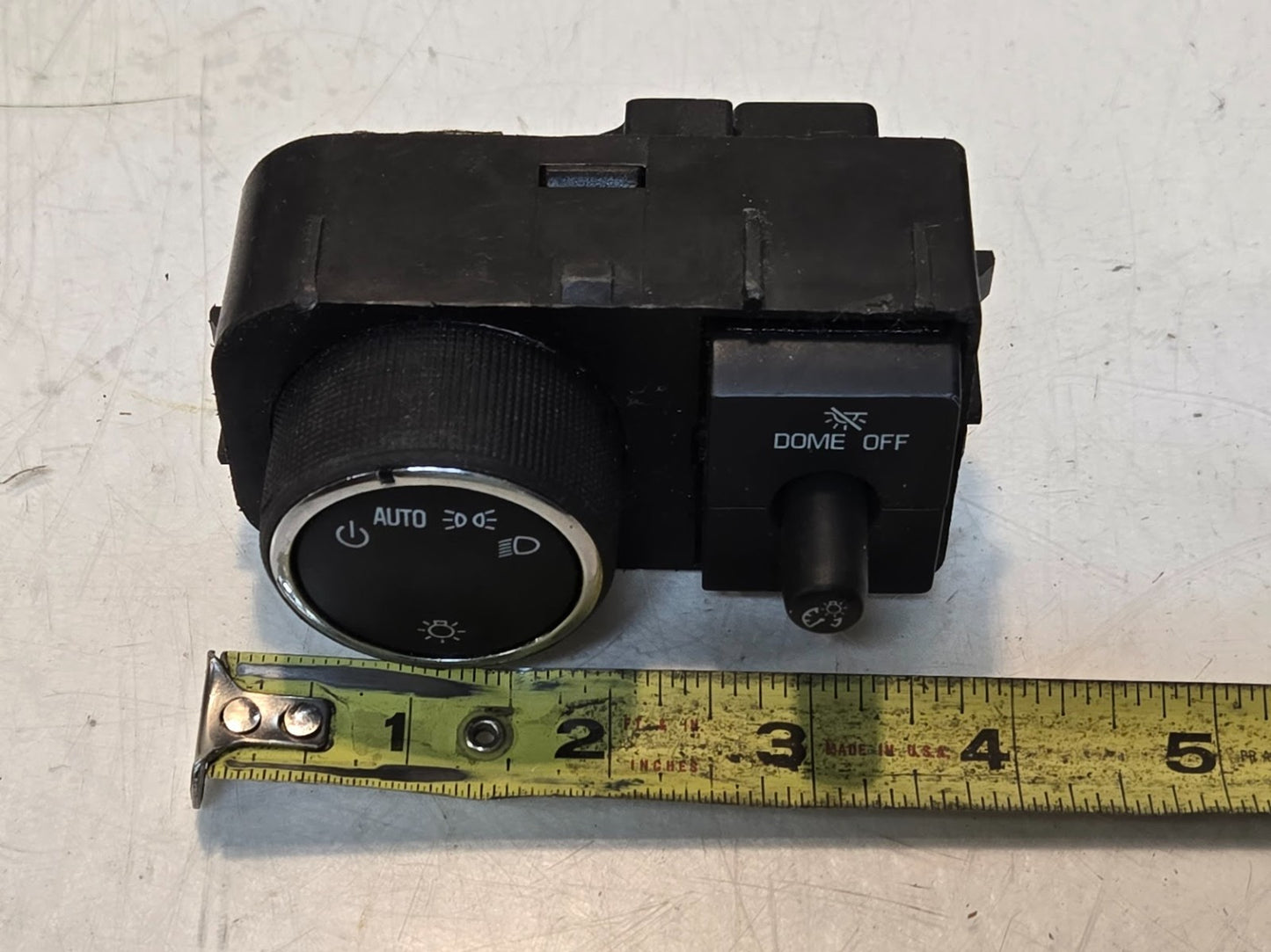 2 Quantity of Headlight Switches for GM 25858705 | 2585870533030929 (2 Qty)