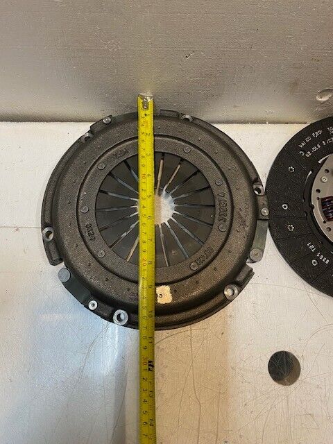 Valeo Clutch Pressure Plate Kit 167345 | 339874 | 81124 | 8301T21 | 3014691
