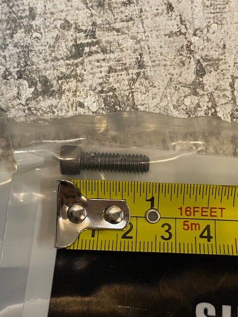 4 Quantity of Cummins Socket Head Cap Screws 4959375 (4 Quantity)