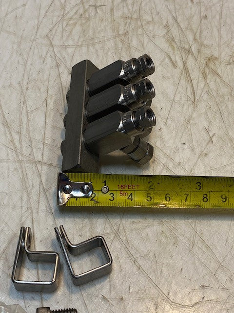 Centro-Matic Model 83715-3 Single Grease Injector Assembly Lubrication Injector