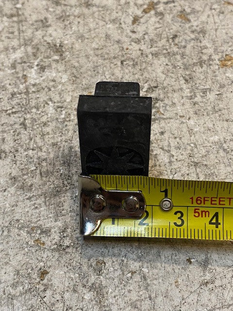 1,250 Rectangular Rubber Closure Gommet Plugs 32mm x 13mm ID 823123