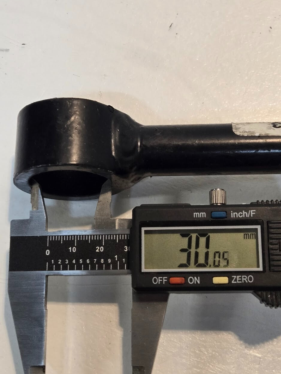 2 Quantity of Roadmaster B693 End Links for Sprinter Van 30mm Bore (2 Quantity)