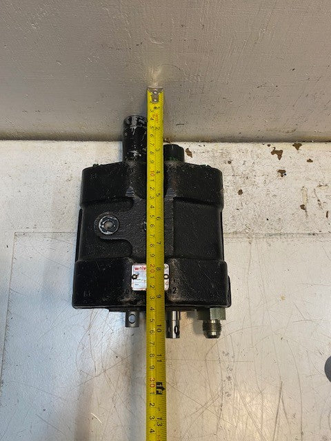 Walvoil Hydraulic Control Valve 10C239 | P9803821