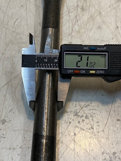 Hydraulic Cylinder Lock Pin Drag Link 20" Long 28mm Ends 10mm Bore 21mm Center