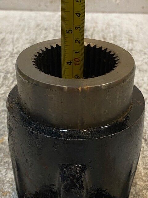 Spicer Yoke 199-4 | SD790 | 60mm Bore 83mm OD 4-1/2" H 5-3/8" L 4" W