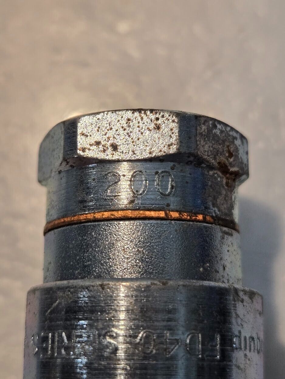 12 Quantity of Aeroquip FD40-200 1/4" Pneumatic Couplings 1/4" FPT (12 Quantity)