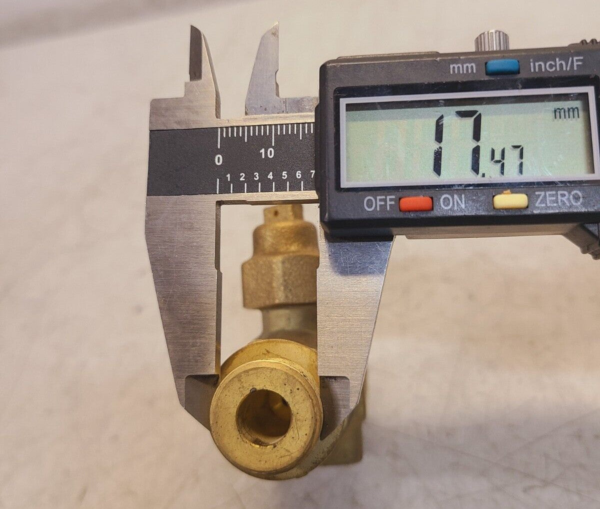 Mueller Straight Through Ball Valve F-36700 | 700 PSIG | 48 BAR