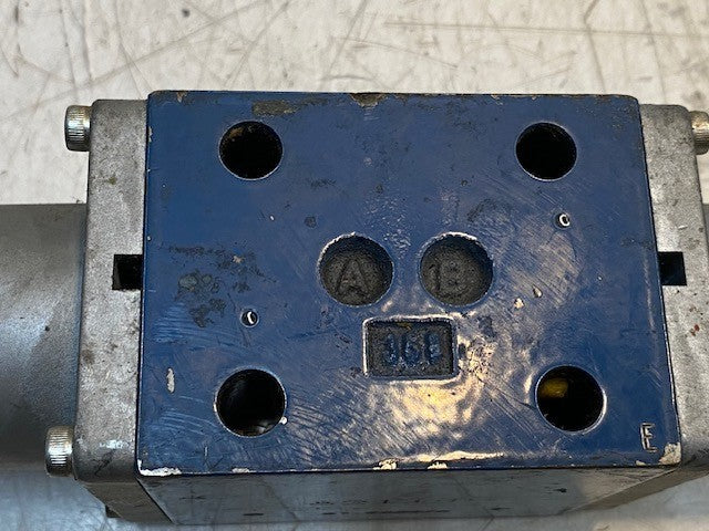 Hydraulic Directional Control Valve 821149EE 9" L 3-3/16" W 2-3/4" H 11mm Holes