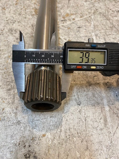 Transmission Input Shaft 28-1/2" Long 30mm OD 34mm 31-Spline End 40mm 24-Spline