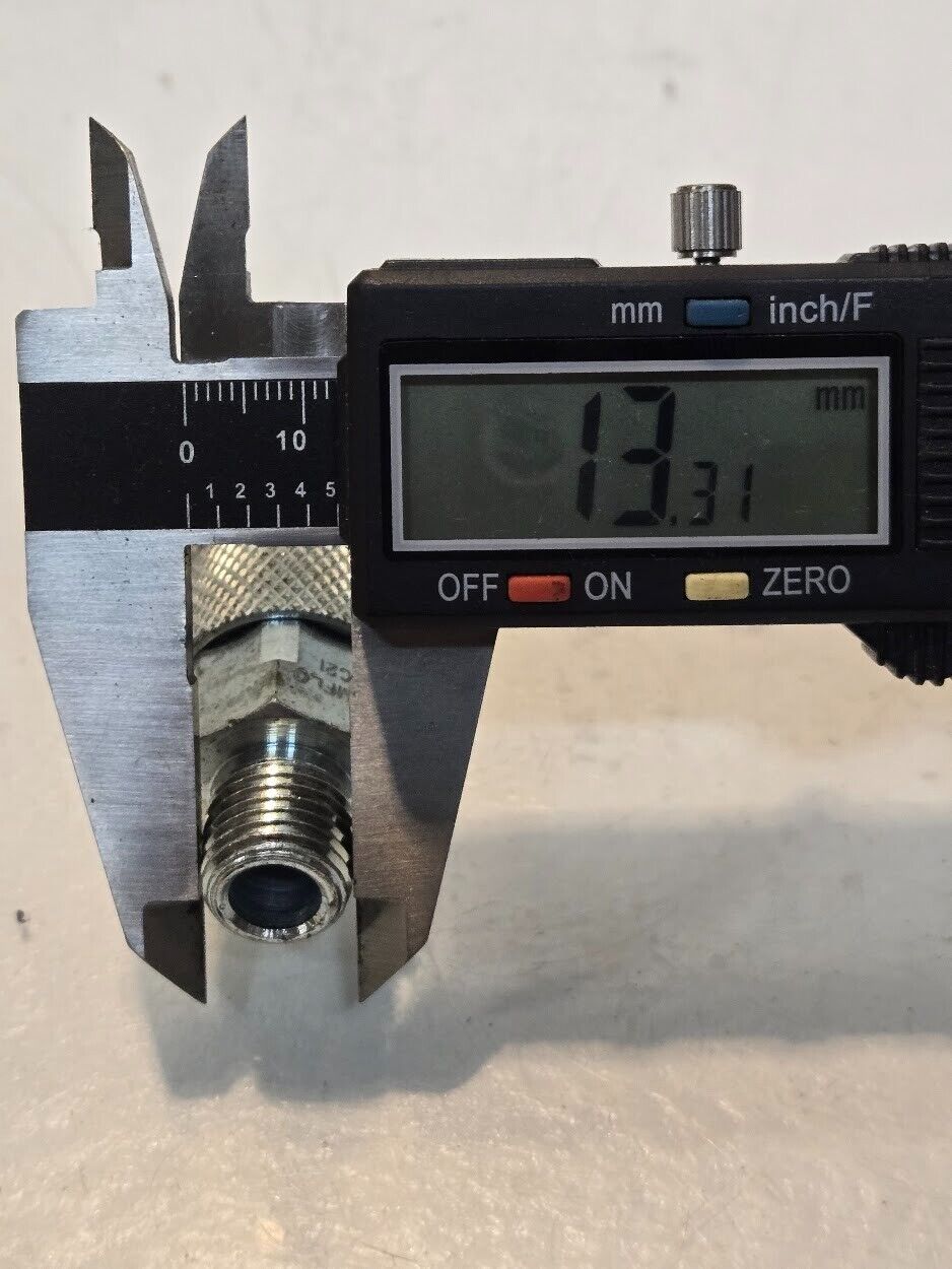 7 Quantity of AMFLO C21 Steel 1/4" Quick Connect Couplings 1/4" MPT (7 Qty)