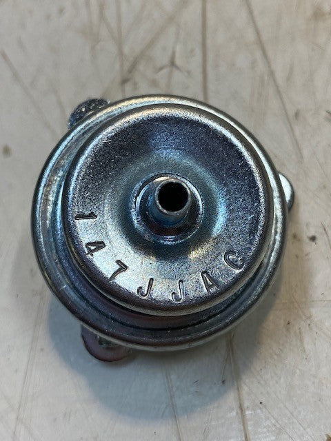 Standard Motor Fuel Injection Pressure Regulator 147JJAC Injection System