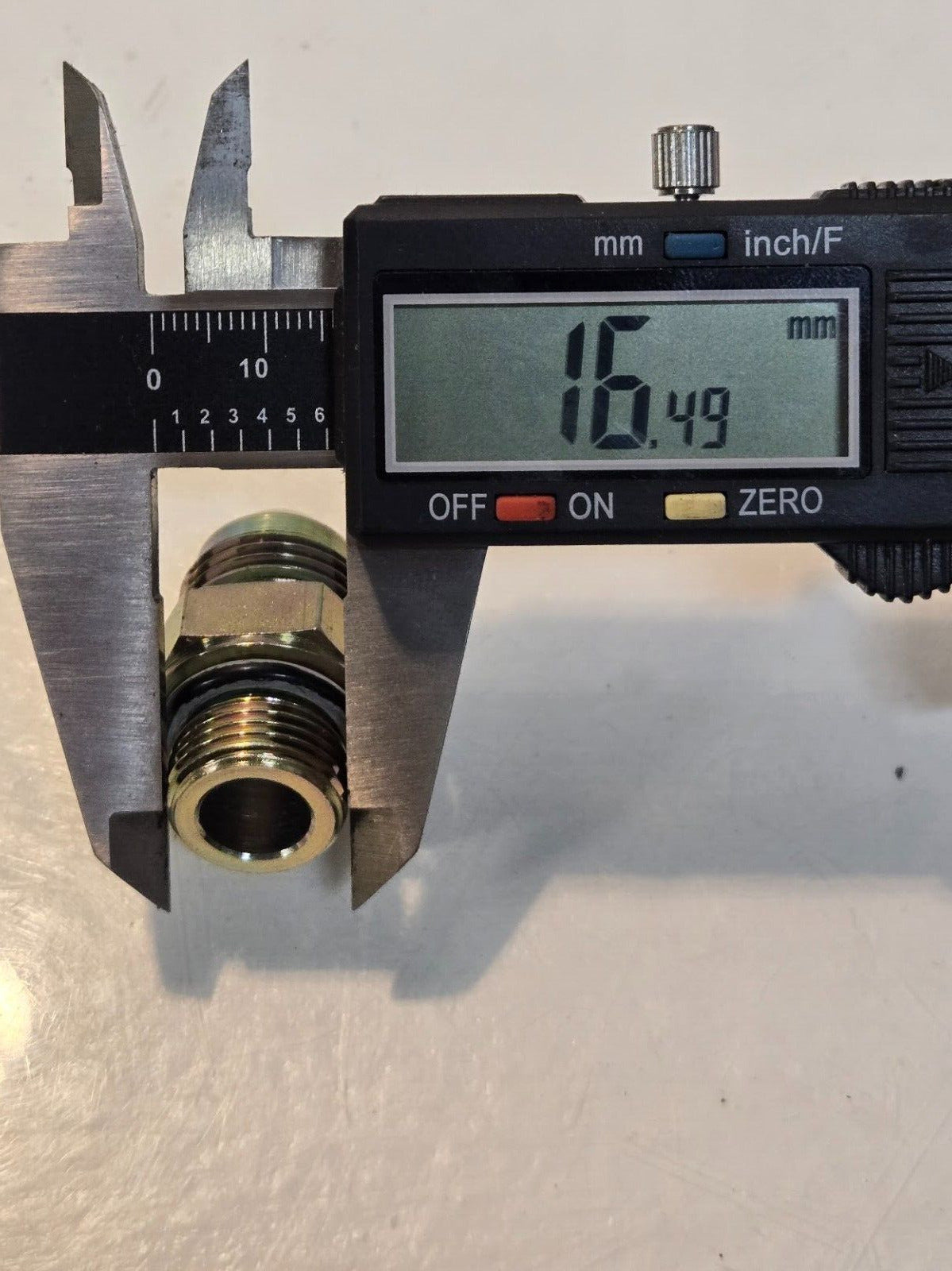 8 Quantity of Parker 8F40MXS 05-II 17 Triple-Lok 37 Flare Fittings (8 Quantity)