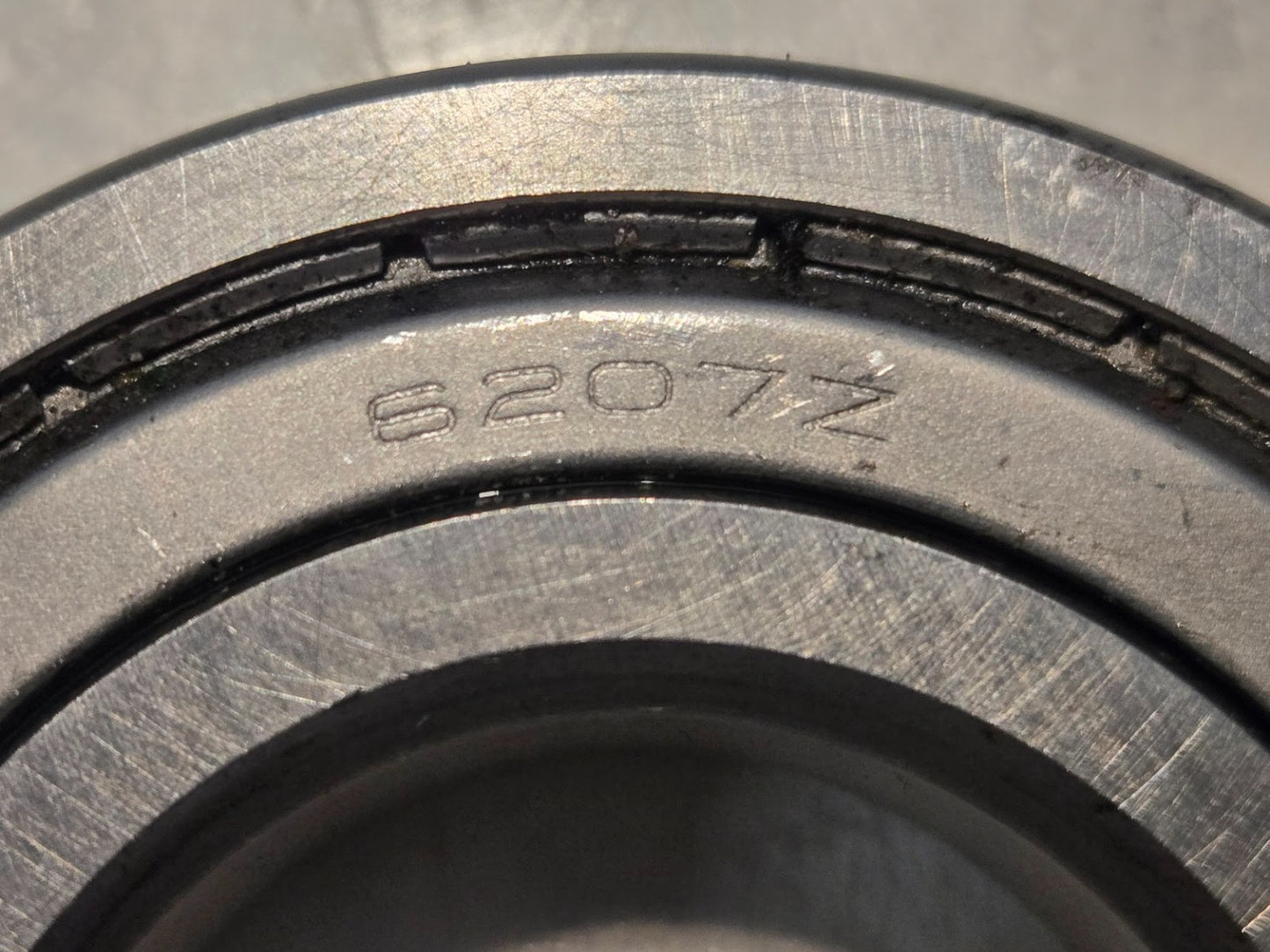 Metal Shielded Ball Bearing 6207Z | 72 mm OD x 35 mm Bore x 17 mm Thick