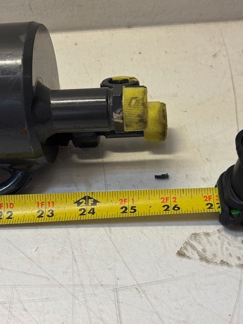 Single-Rod Hydraulic Cylinder for Skid Steer 26" Long 3.5" Bore 2" Shaft