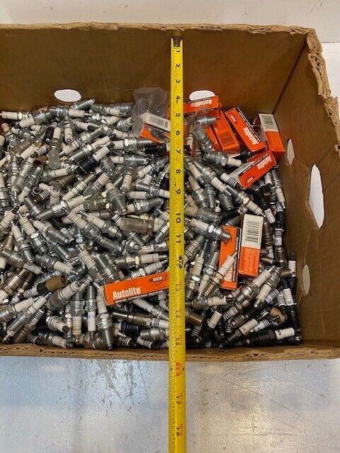 Approx 700 (90 lbs) of Miscellaneous Automotive Replacement Spark Plugs