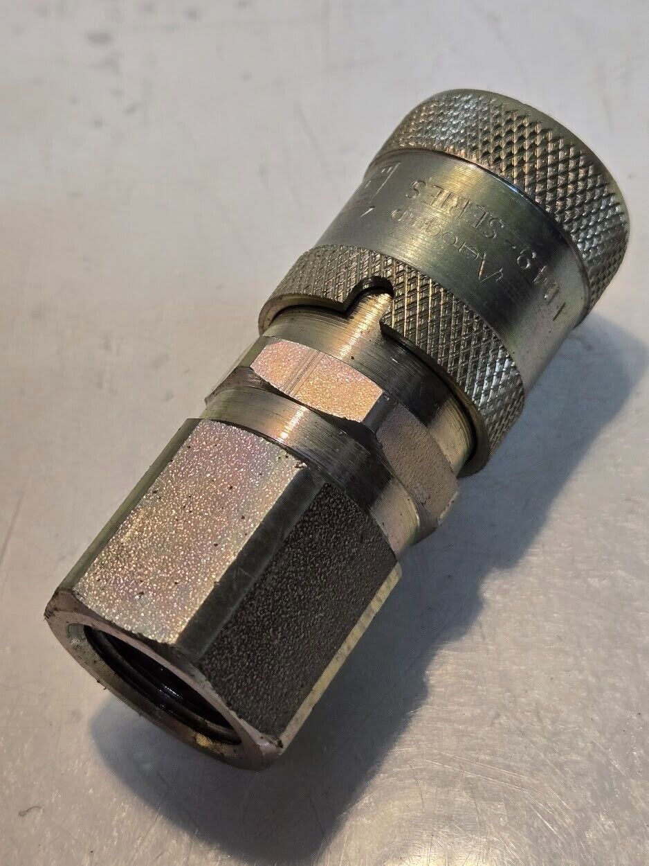 Aeroquip FD49 Series 3/8" Flat Face Female Coupler 1/2" NPT Hose Connector