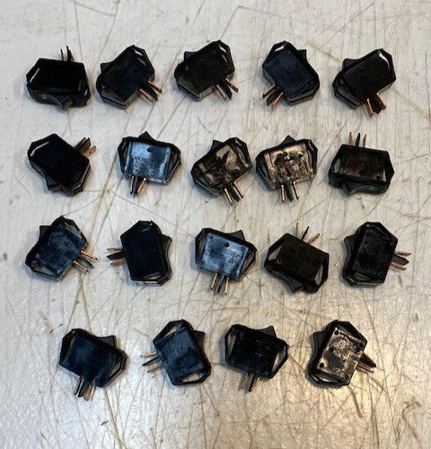 19 Quantity of Carling Switches RA901/911T85 16A 125VAC 10A 250VAC (19 Quantity)