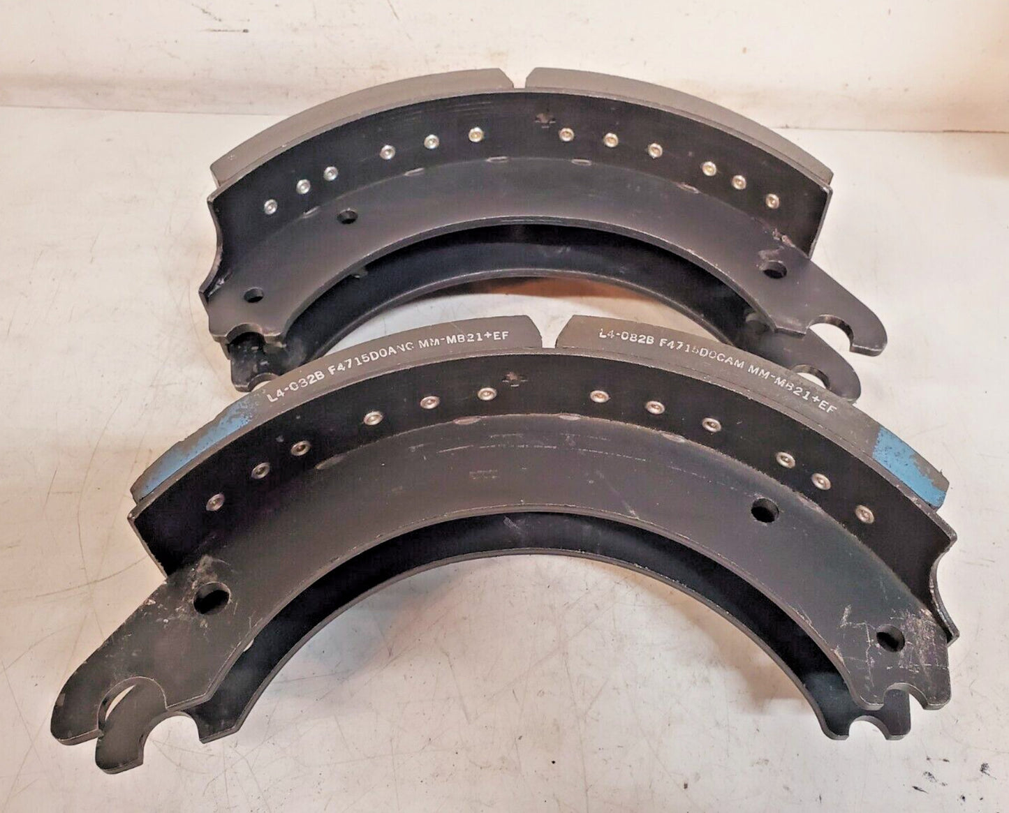 2 Quantity of Meritor Brake Shoes 3222-L-2196 | 3222-M-2197 (2 Qty)