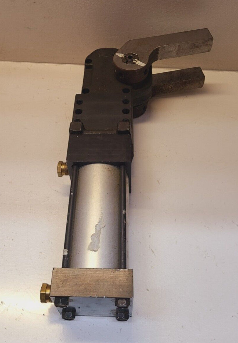 DE-STA-CO Pneumatic Heavy Duty Action Clamp 893-D  | 893132