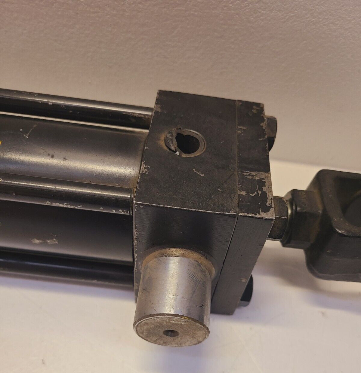 Lehigh Pneumatic Air Cylinder Model HP25 S/N 1029357