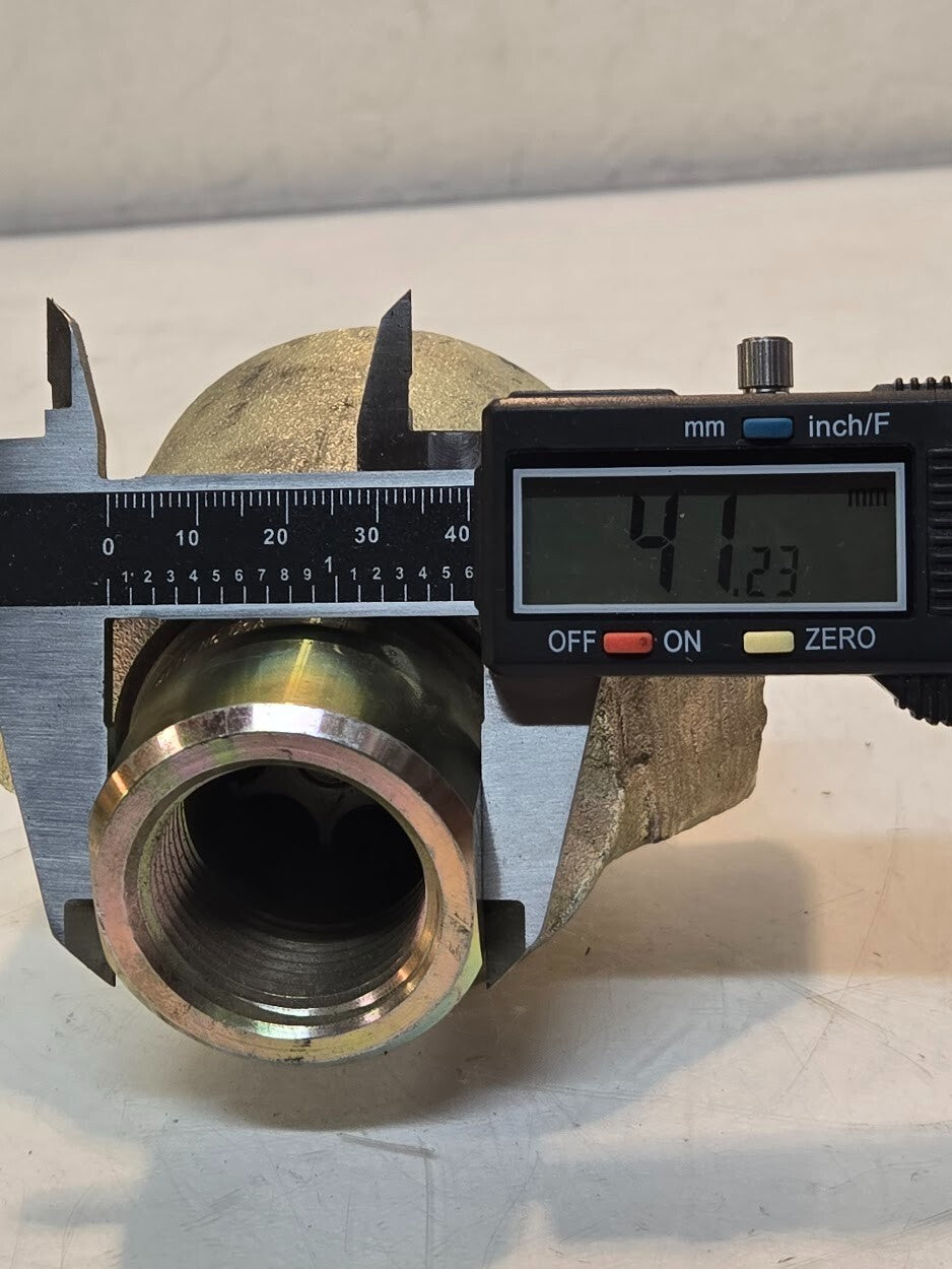 Dixon 242-8 Perfecting Coupling Series WS Wingstyle Hydraulic Threaded Coupler