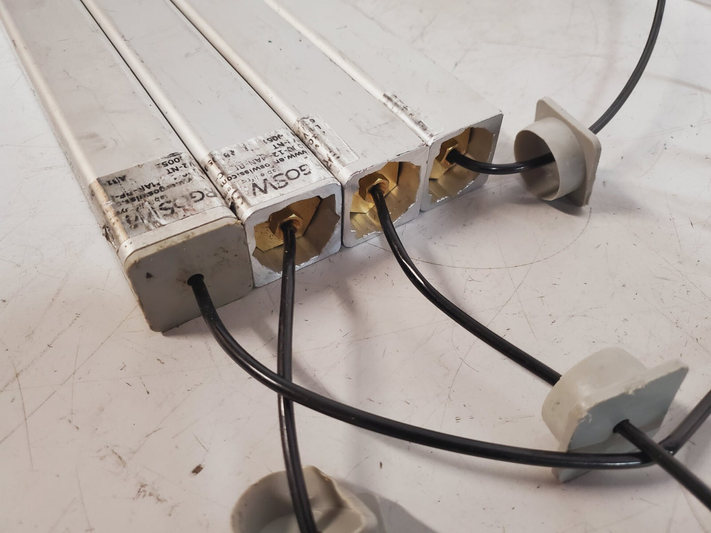 4 Qty of ErgoSwiss Table Lift Cylinders & Pump 4-1000-12-MAN-RF-SC-LA (5 Qty)