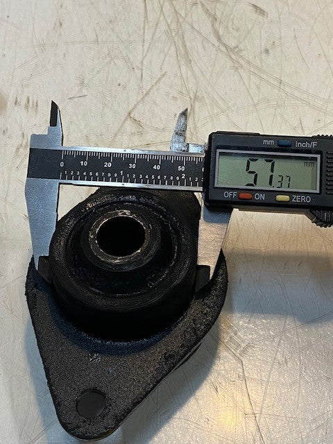 2 Quantity of Cab Engine Mount Isolators 5-1/4" Long 17mm Bore (2 Quantity)