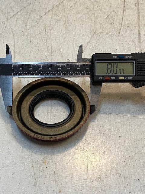 5 Quantity of Auto Xtra 4762N Rear Wheel Seals NAK TBJW6 (5 Quantity)