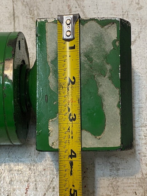 Hydraulic Cylinder Green 20-1/2" Long 3-3/4" End 26mm Bore 2-1/2" End 26mm Bore