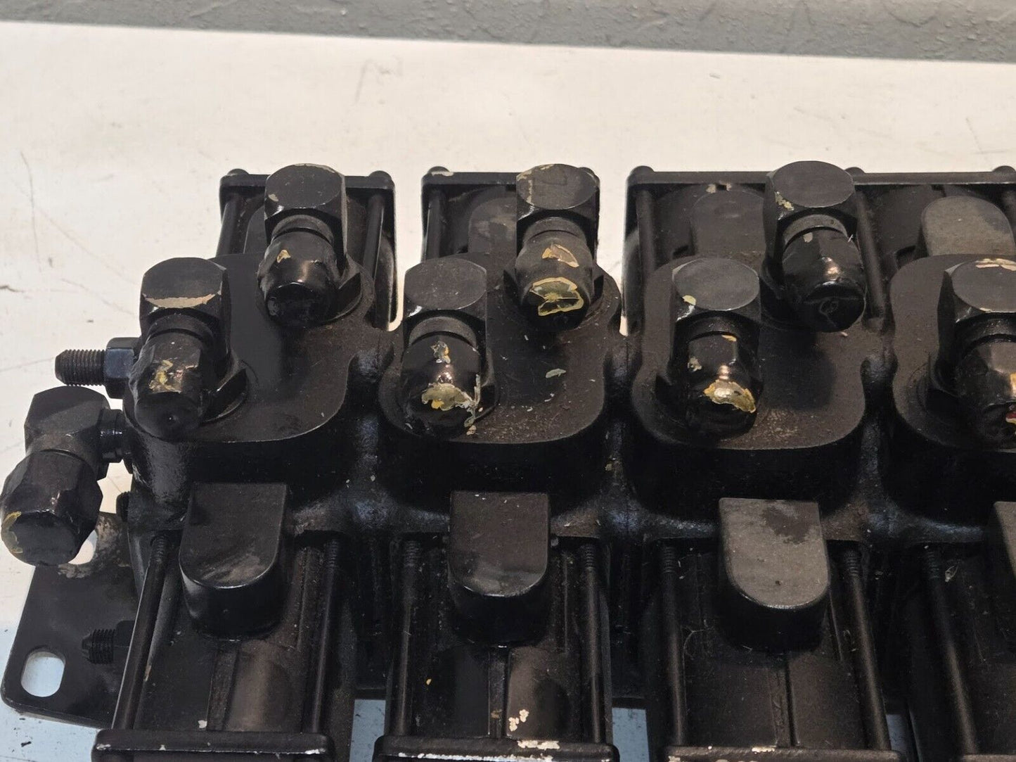 Gresen Hydraulic Solenoid Valve Bank 253007 (10 Valves) | 493482 12VDC Solenoids