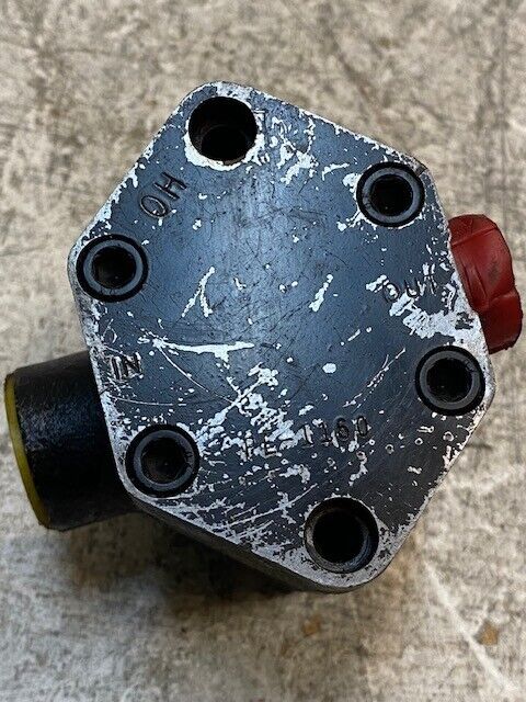 Hydraulic Pump C-USI-050-100-12 | PE-1160 | 5-1/4" Tall 3-1/2" Wide