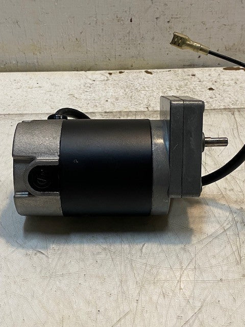 Servo Electric Gear Motor 6-1/2" Long 3" Wide 3-3/4" Tall 8mm Shaft 77mm OD